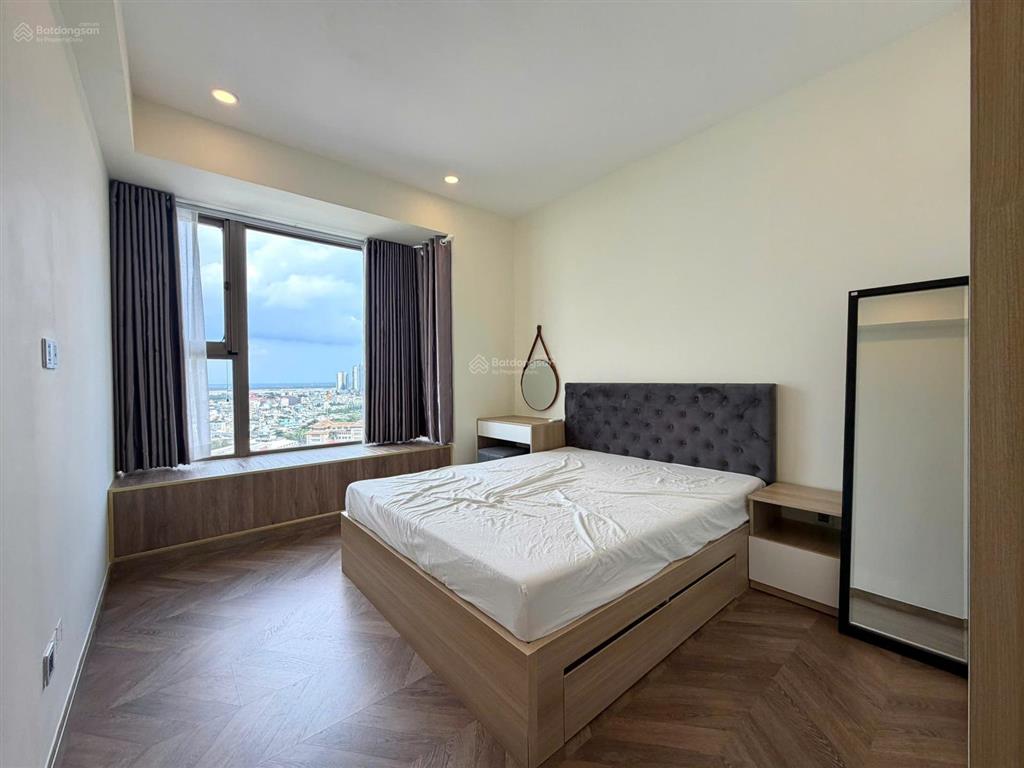 Nhà mới lầu cao vào ở ngay 2pn midtown the peak phú mỹ hưng  0939 770 *** em đạt