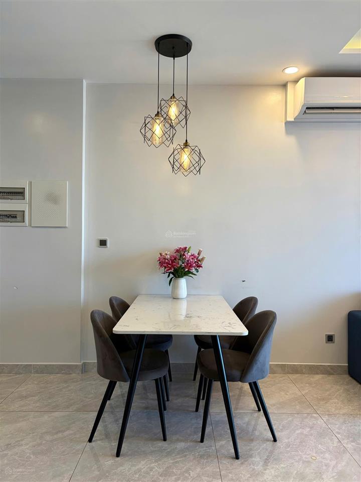 Nhà mới lầu cao vào ở ngay 2pn midtown the peak phú mỹ hưng  0939 770 *** em đạt