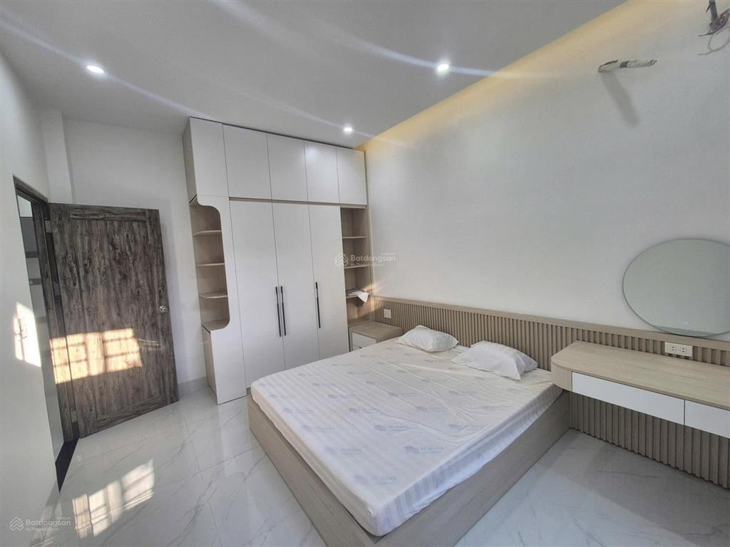 Bán nhà trần cao vân cách đường chính 40 m. diện tích 80 m2 ngang 9 m sổ đẹp mê ly giá 5,x tỷ