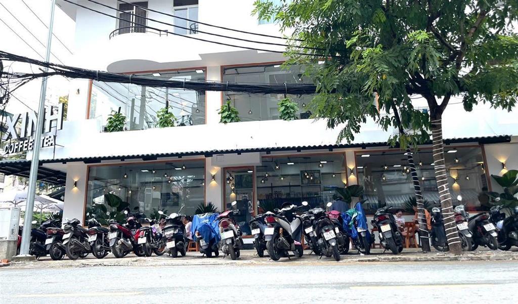 Sang cafe căn góc đẹp khu vực, vỉa hè 20m, có 4 căn hộ (1pn, 2pn) cho thuê, giá thuê nhà 50tr