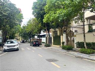 Bán biệt thự 4 tầng. dt 217 m2. vườn đào tây hồ hà nội