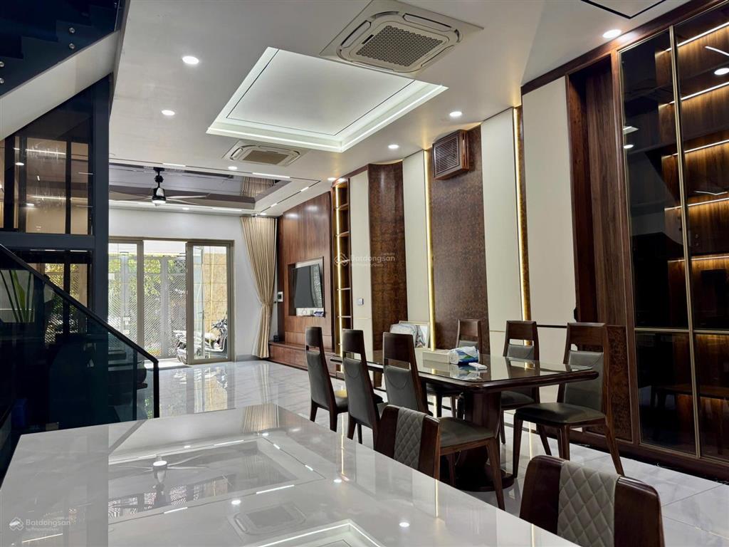 Siêu phẩm nhà phố khu tên lửa mặt tiền 6m, có thang máy trái tim bình tân