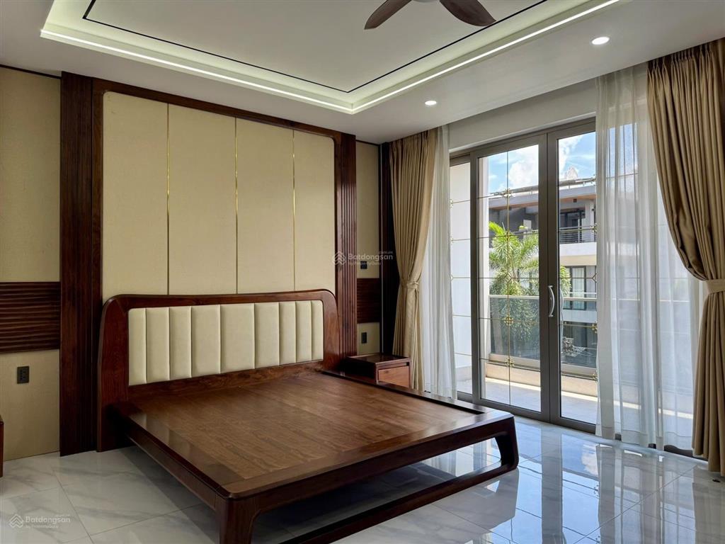 Siêu phẩm nhà phố khu tên lửa mặt tiền 6m, có thang máy trái tim bình tân