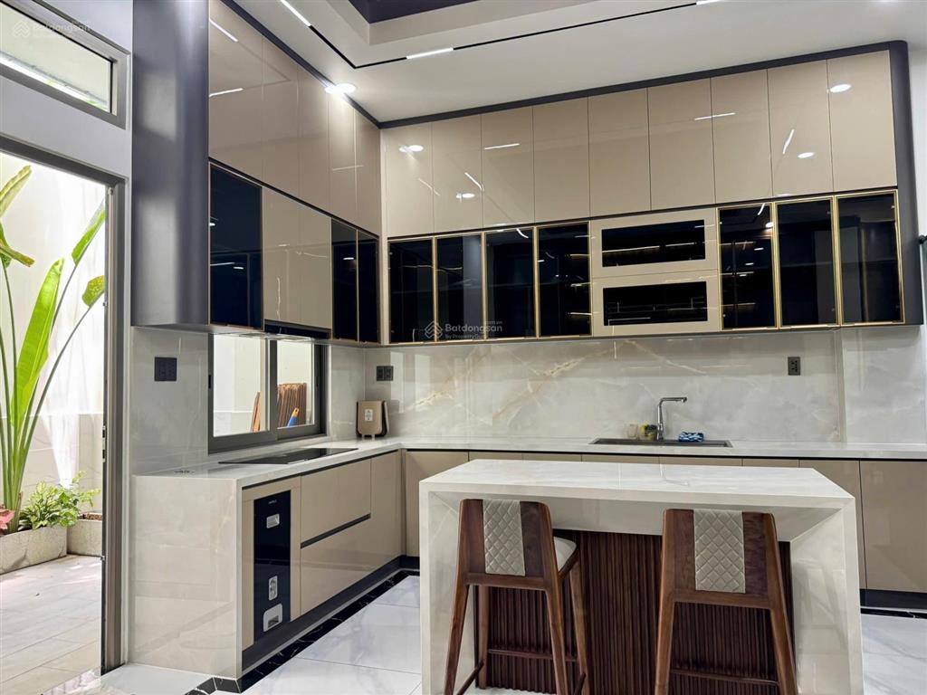 Siêu phẩm nhà phố khu tên lửa mặt tiền 6m, có thang máy trái tim bình tân