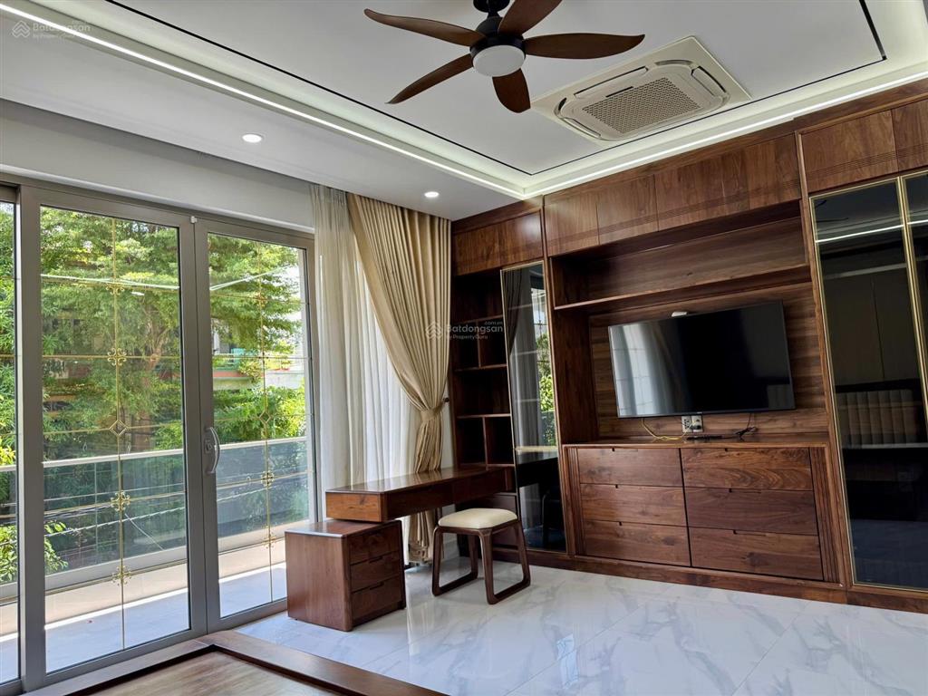 Siêu phẩm nhà phố khu tên lửa mặt tiền 6m, có thang máy trái tim bình tân