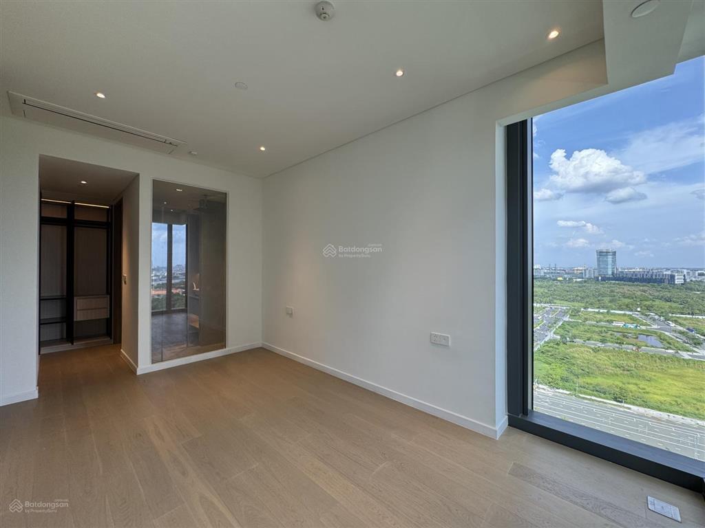 The opera bán căn góc 2pn tầng cao view cực thoáng 33 tỷ