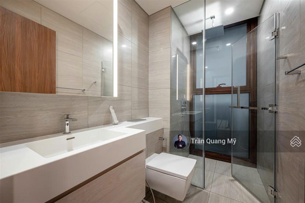 The crest cho thuê căn hộ 2pn có bồn tắm nằm, diện tích lớn giá 48tr/tháng