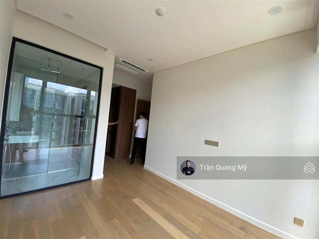 Cho thuê căn hộ 2pn, nội thất cơ bản tại the galleria, chỉ 38 triệu/tháng