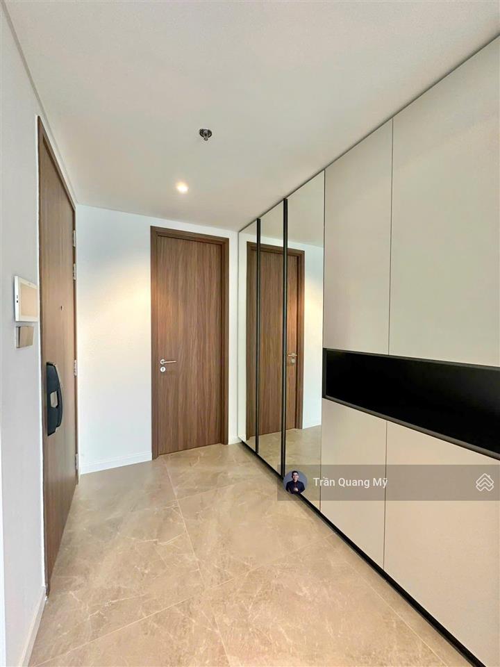 Cho thuê căn 3pn diện tích lớn nhà nội thất cơ bản tại the crest 90tr/tháng