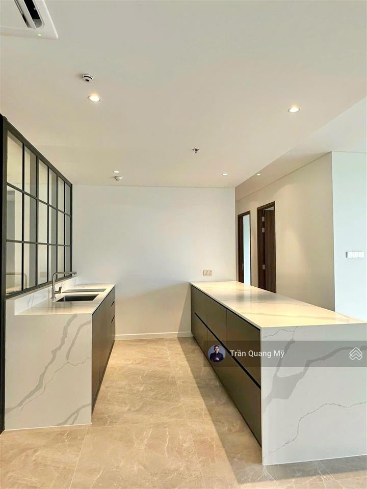 Cho thuê căn 3pn diện tích lớn nhà nội thất cơ bản tại the crest 90tr/tháng