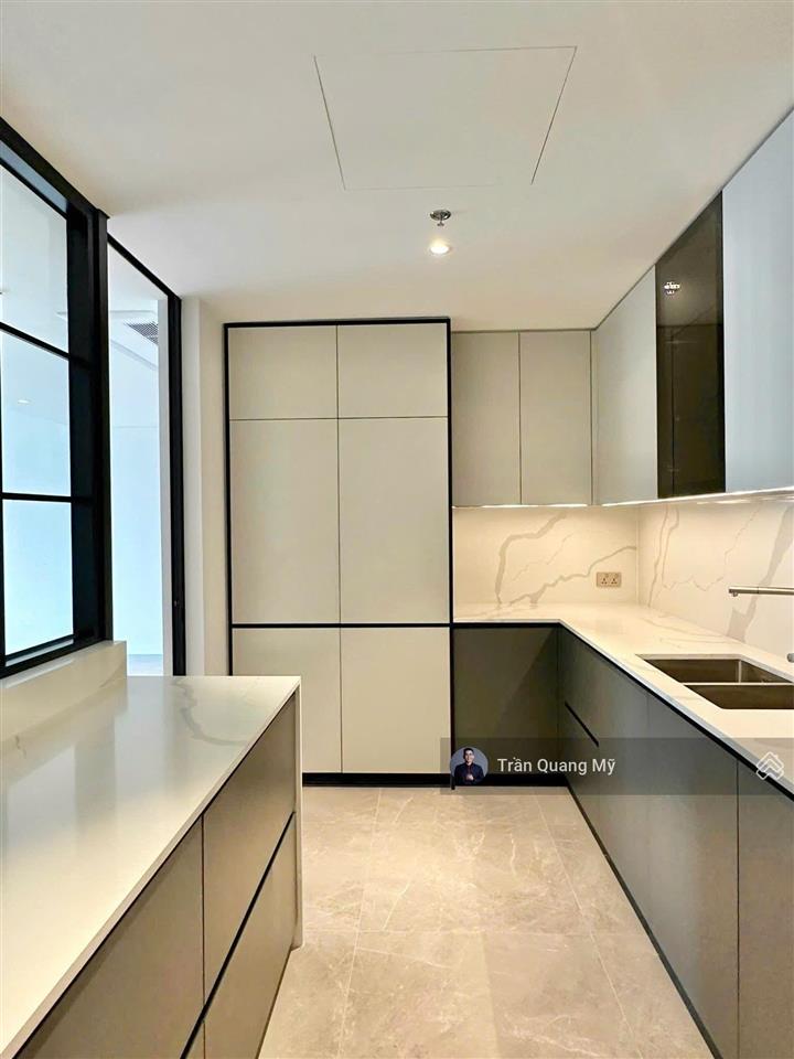 Cho thuê căn 3pn diện tích lớn nhà nội thất cơ bản tại the crest 90tr/tháng