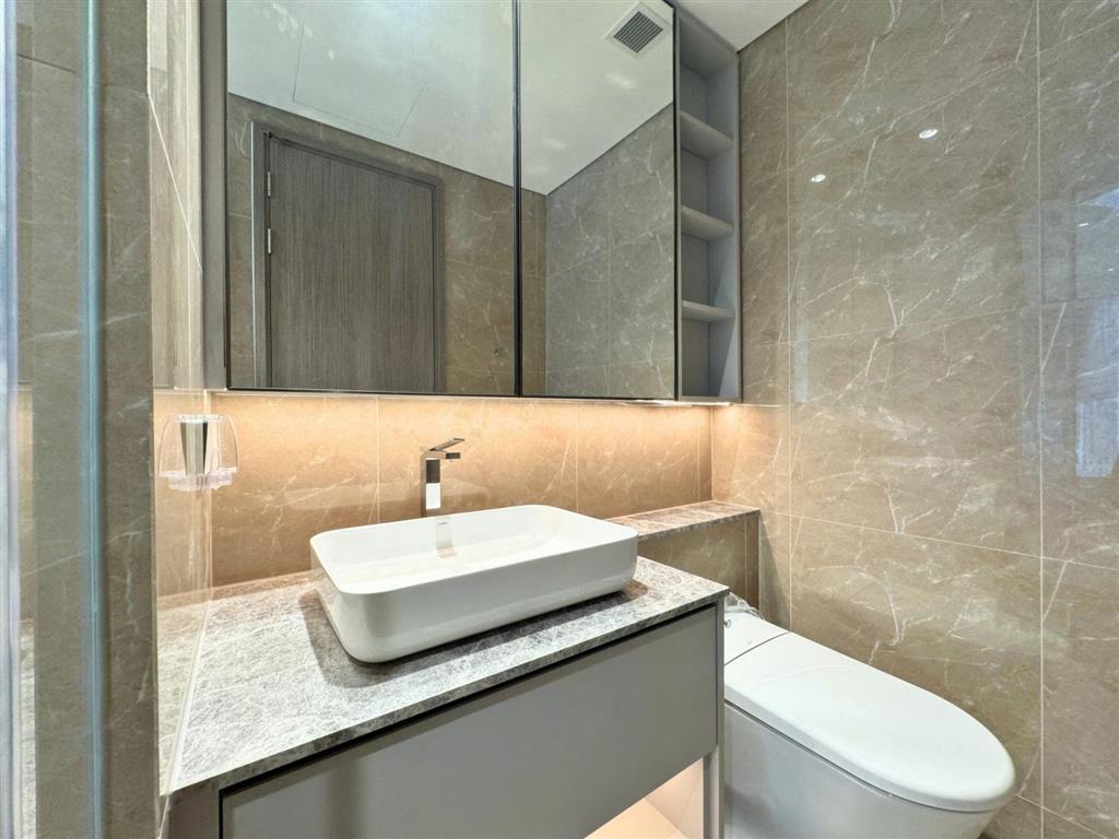 The opera cho thuê căn hộ 2pn diện tích lớn 94m2 giá 52tr/tháng