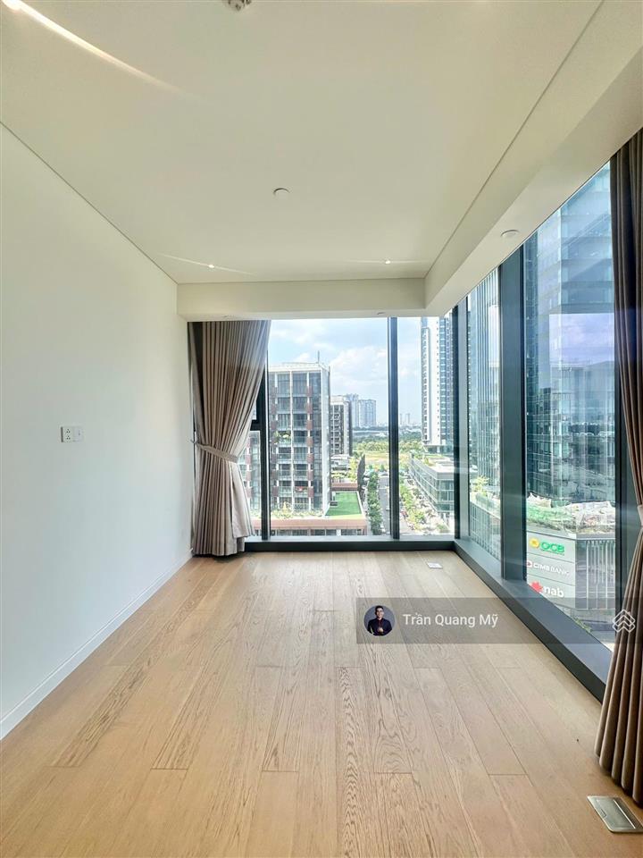 Cho thuê căn hộ 2pn, full kính từ trần tới sàn, căn hộ góc view rất đẹp 46tr/tháng