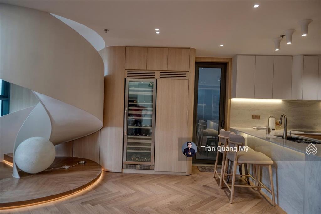 Cho thuê căn hộ loft 3pn nội thất thiết kế, mới 100%