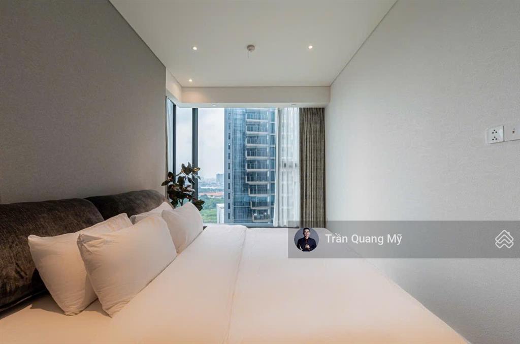 Cho thuê căn góc 2pn, xem được pháo bông, nội thất đầy đủ có gu giá 55tr/tháng