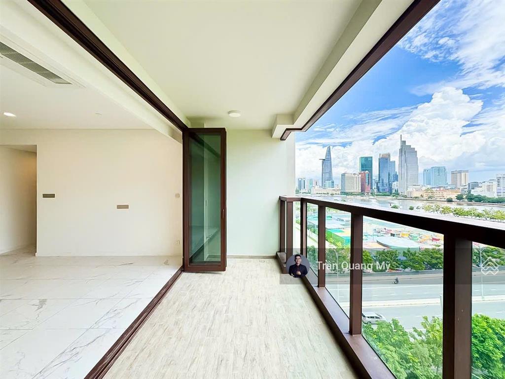 The galleria cho thuê căn 4pn, nội thất cơ bản, view sông công viên trực diện giá tốt 95tr/ tháng