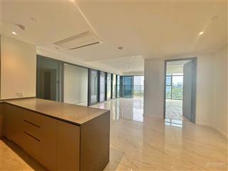 2pn diện tích cực lớn tới 128m2, nội thất cơ bản, view quận 1 cho thuê giá 50tr/tháng