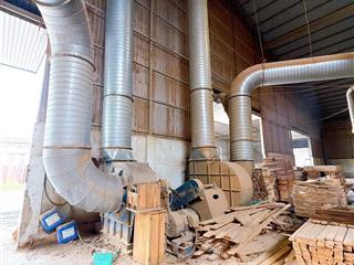 X194 bán nhà xưởng khu vực tập chung sản xuất nhiều công ty gỗ, dân cư ở kín đông đúc