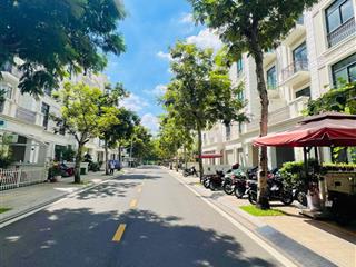 Bán nhà đã hoàn thiện, diện tích 160m2 tại vinhomes quận 9 giá 27,8tỷ, cho thuê 45tr/tháng