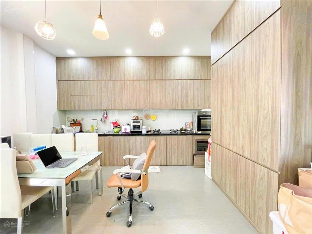 Cho thuê nhà đẹp 3 tầng mặt tiền đường số tân quy q7