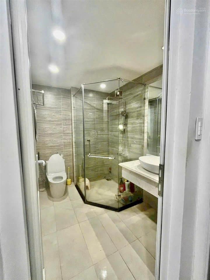 Cho thuê nhà đẹp full nội thất mặt tiền đường số tân quy q7