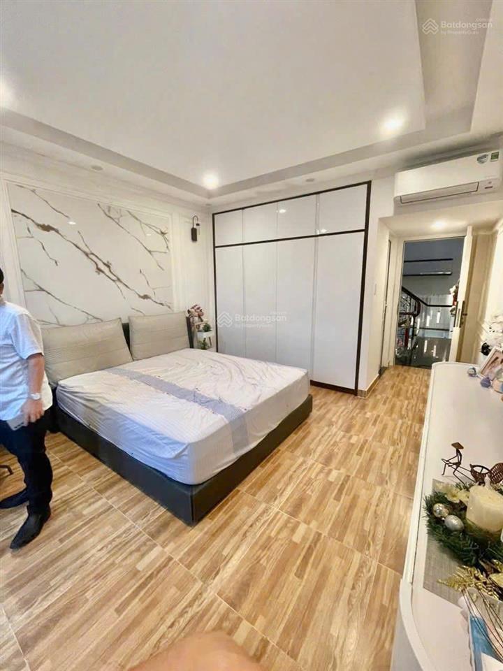 Cho thuê nhà đẹp full nội thất mặt tiền đường số tân quy q7
