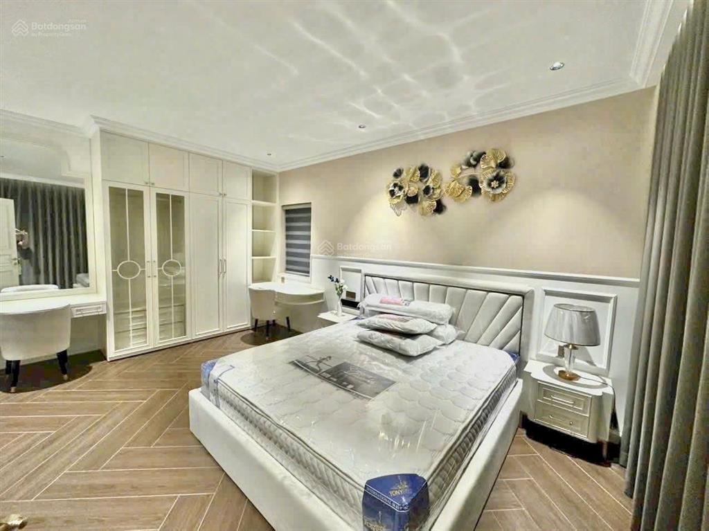 Cho thuê nhà đẹp full nội thất mặt tiền đường số tân quy q7