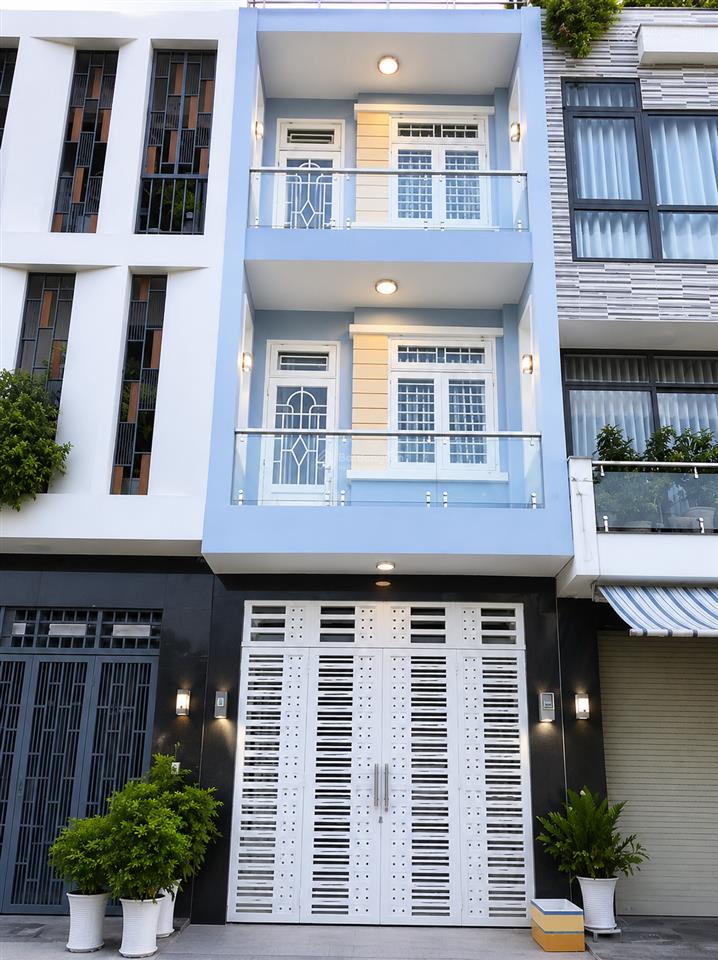 Cho thuê nhà 3 tầng mặt tiền đường số gần chợ tân quy q7