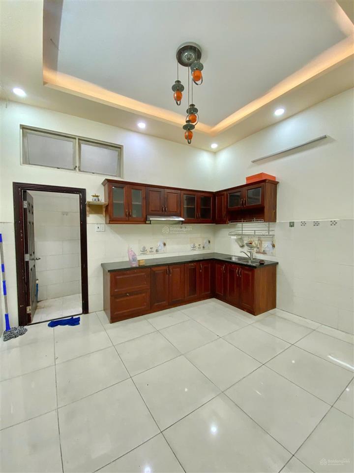 Cho thuê nhà 3 tầng mặt tiền đường số gần chợ tân quy q7
