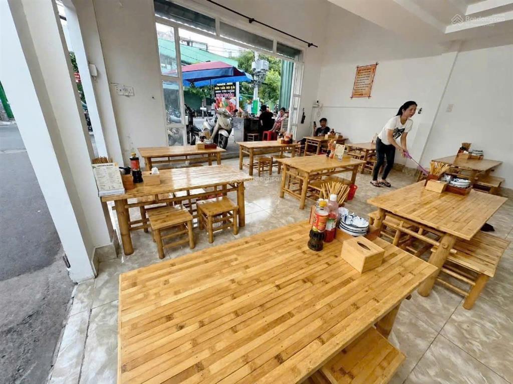 Cho thuê căn góc 2 mặt tiền kinh doanh đường số 10 tân quy q7