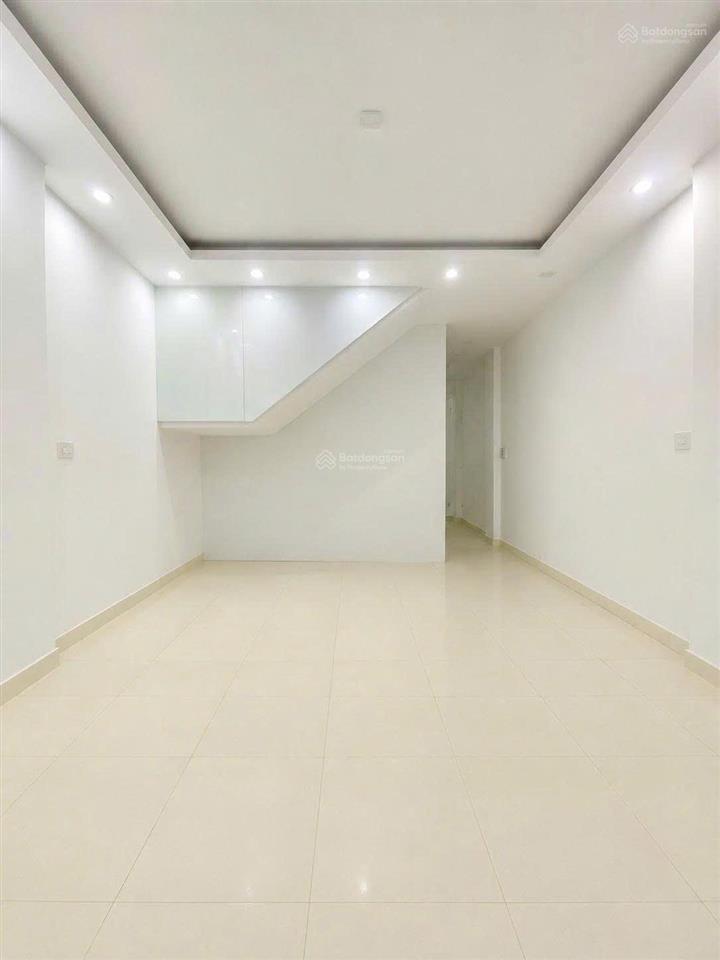 Cho thuê nhà 1 lầu mặt tiền đường số cạnh lâm văn bền q7