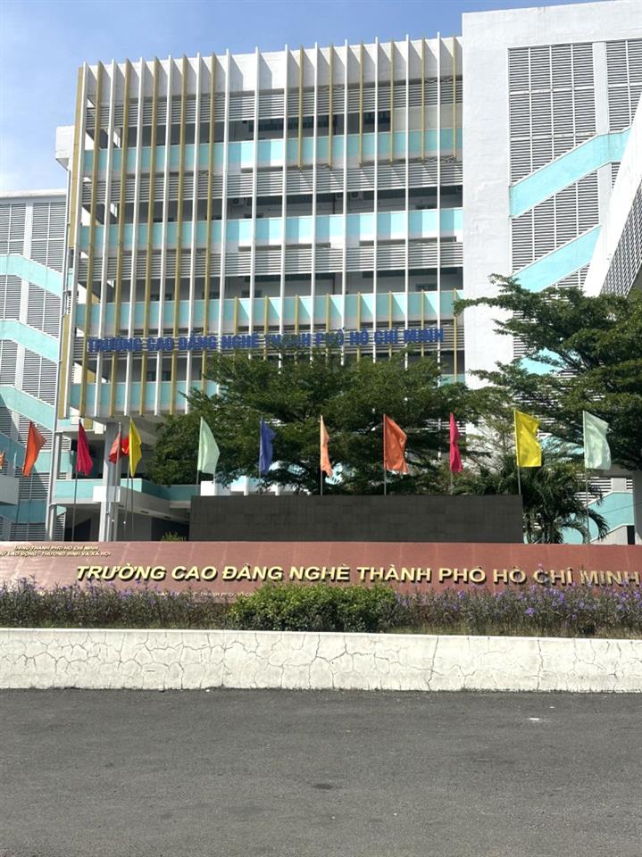 Nhà Có PN Trệt Cho Ba Mẹ – Ô Tô Đỗ Cửa Linh Chiểu – 94m² Giá Tốt 7 Tỷ - Sân vườn