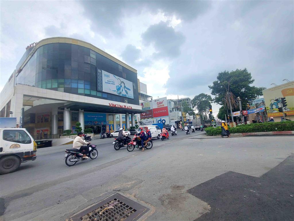 Mặt Tiền Võ Văn Ngân Vị Trí VIP, 240m², Vỉa Hè 5m, Chỉ 36.5 Tỷ, Thấp Hơn Giá Khu Vực ~40%