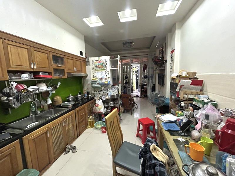 Bán Nhà Linh Chiểu Thủ Đức 62m² – 3 Tầng, 4 Phòng Ngủ – Hẻm Xe Hơi – Gần Vincom Võ Văn