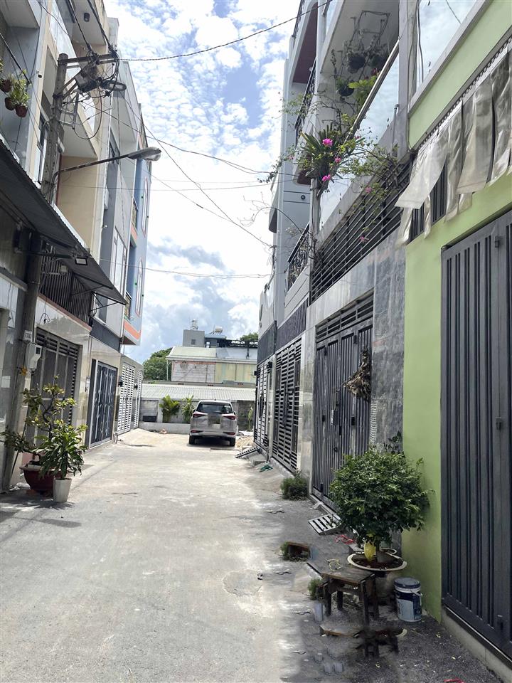 Nhà Đẹp Bình Chiểu Gần Chợ Đầu Mối Thủ Đức – 4 Tầng, 4 Phòng Ngủ – Hẻm Xe Hơi – Chỉ 5.65