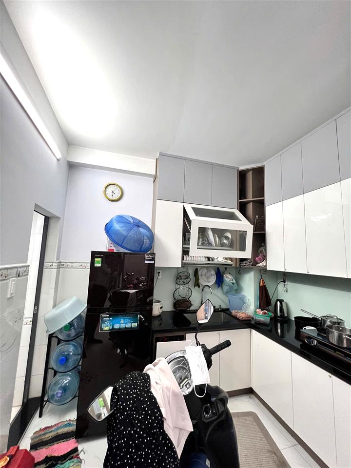 Hàng Hiếm Linh Chiểu – 4 Tầng, 3PN, Nở Hậu Tài Lộc – 200m Ra Võ Văn Ngân, Giá Chỉ 4 Tỷ