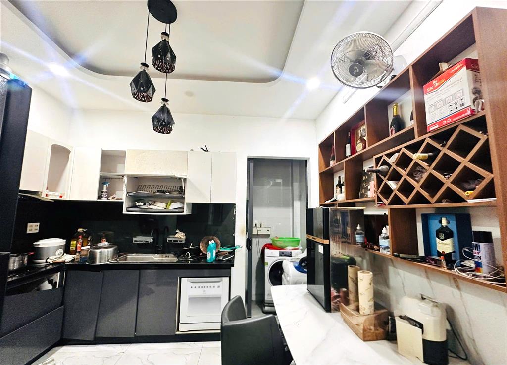 Giảm 1,2 Tỷ, Nhà 4 Tầng KDC Tam Bình 51m², Đường 10m, View Hồ Giá 6,4 Tỷ