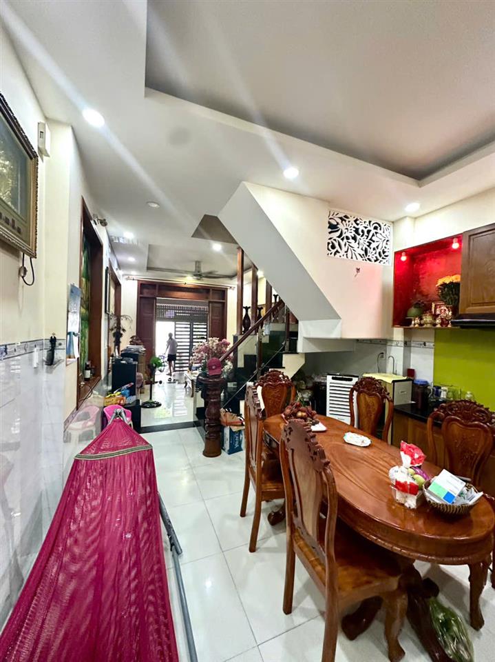 Nhà Lê Văn Chí 58m², 3 Tầng, 4PN, Gần Bệnh Viện Thủ Đức, 7.5 Tỷ Gần BV ĐK Thủ Đức