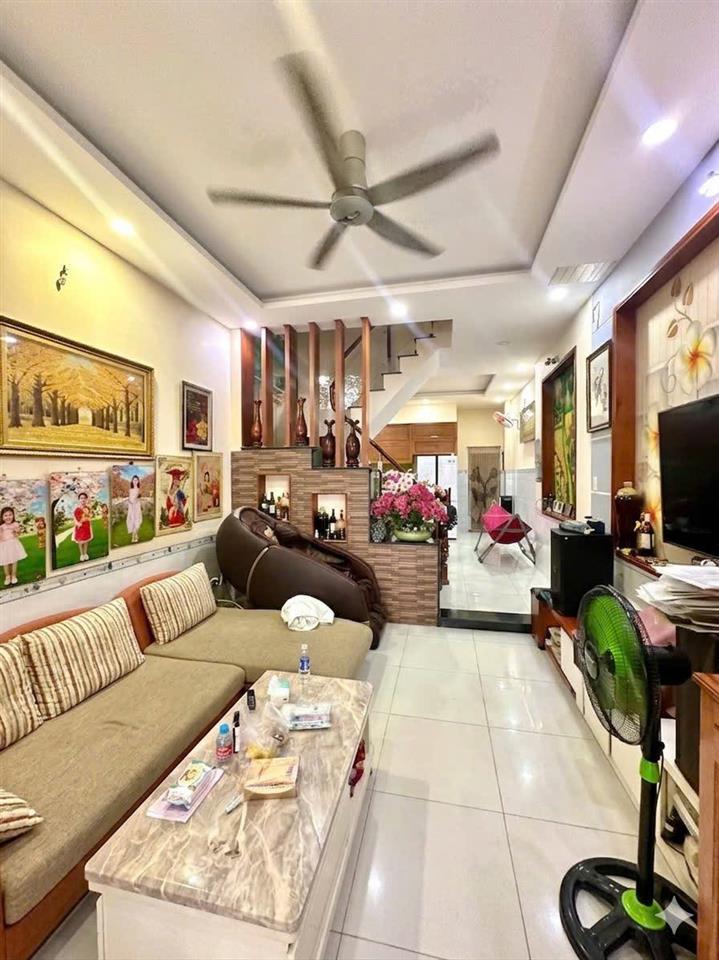 Nhà Lê Văn Chí 58m², 3 Tầng, 4PN, Gần Bệnh Viện Thủ Đức, 7.5 Tỷ Gần BV ĐK Thủ Đức