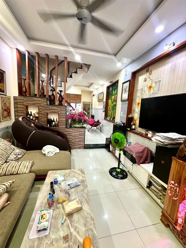 Nhà Lê Văn Chí 58m², 3 Tầng, 4PN, Gần Bệnh Viện Thủ Đức, 7.5 Tỷ Gần BV ĐK Thủ Đức