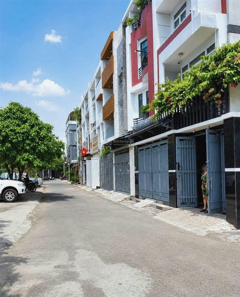 Đất trống khu phân lô đối diện công viên  bùi đình túy p.12 bình thạnh hẻm xe hơi  61m ngang 5,2m