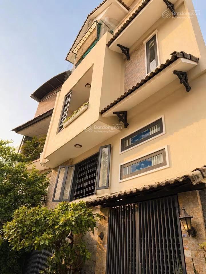 Nhà đẹp hẻm 5m dương quảng hàm ngay khu toà án sầm uất  5 tầng, 64m2  nhỉnh 9 tỉ