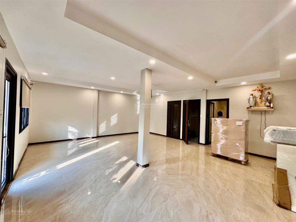 Biệt thự mini tt quận 5 cách mặt tiền vài bước, 83m ngang 7,6m 5 tầng, thang máy 20 tỷ  sân 10 ôtô