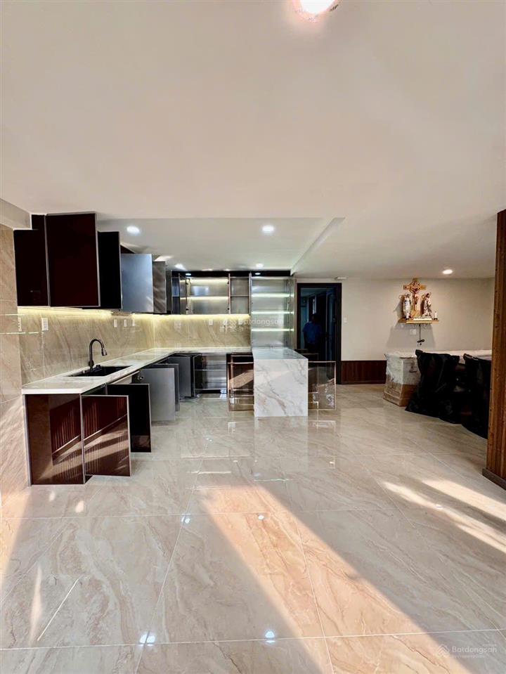 Biệt thự mini tt quận 5 cách mặt tiền vài bước, 83m ngang 7,6m 5 tầng, thang máy 20 tỷ  sân 10 ôtô