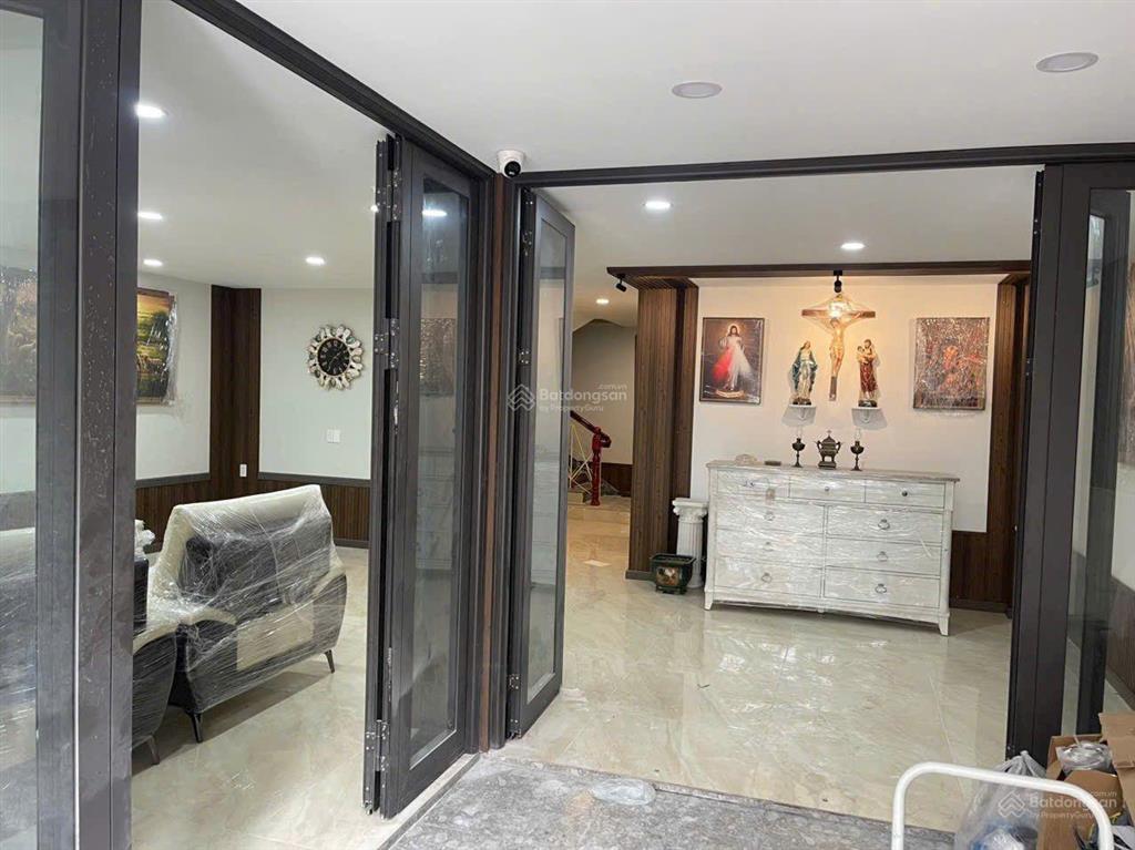 Biệt thự mini tt quận 5 cách mặt tiền vài bước, 83m ngang 7,6m 5 tầng, thang máy 20 tỷ  sân 10 ôtô