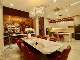 Biệt thự nữ vương đẹp mê ly, xách vali vào ở ngay, trung tâm quận 5, n8m d20m, 4 tầng chỉ 45 tỷ