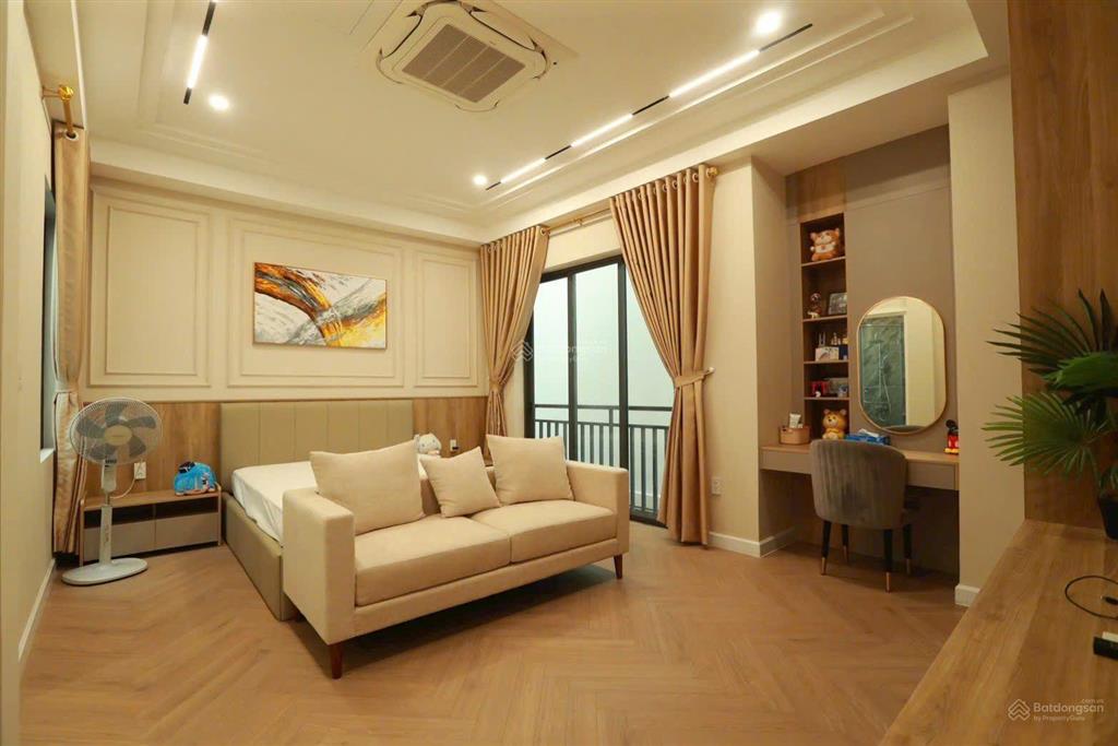 Biệt thự nữ vương đẹp mê ly, xách vali vào ở ngay, trung tâm quận 5, n8m d20m, 4 tầng chỉ 45 tỷ