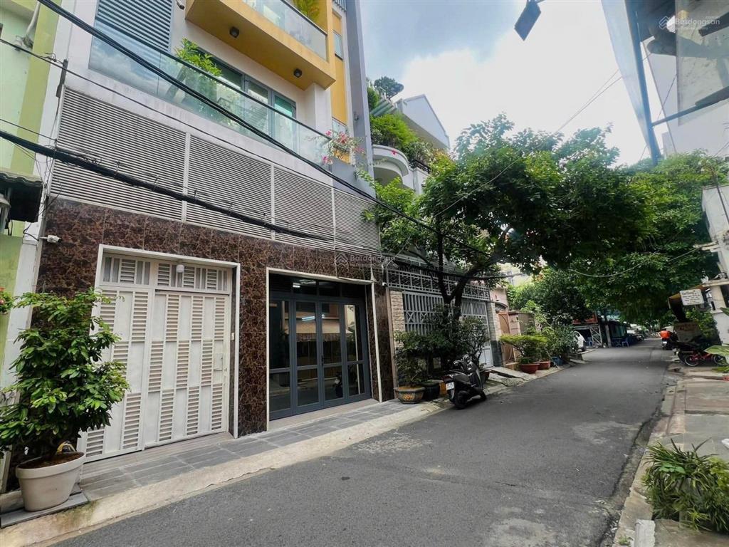 Biệt thự xinh đẹp, trước sau nhìn công viên, 5 tầng sát bên khu vip phan xích long, giá chỉ 25 tỷ