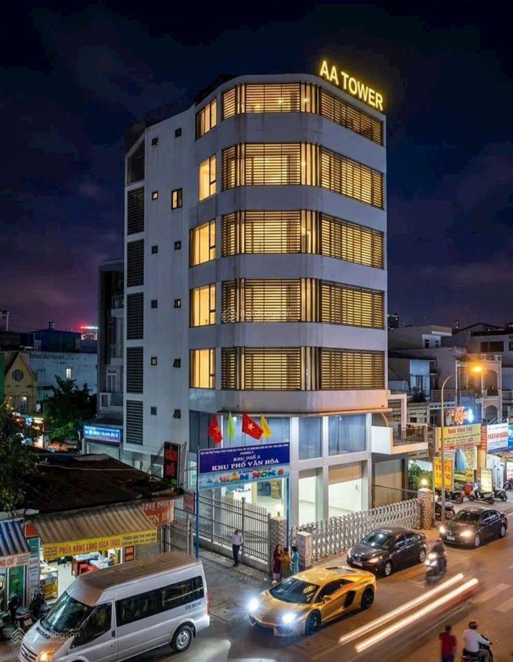 Building 8 tầng căn góc 2 mặt tiền, thang máy, ngang 9m dài 18m, dòng tiền 1,8 tỷ giá 44,5 tỷ