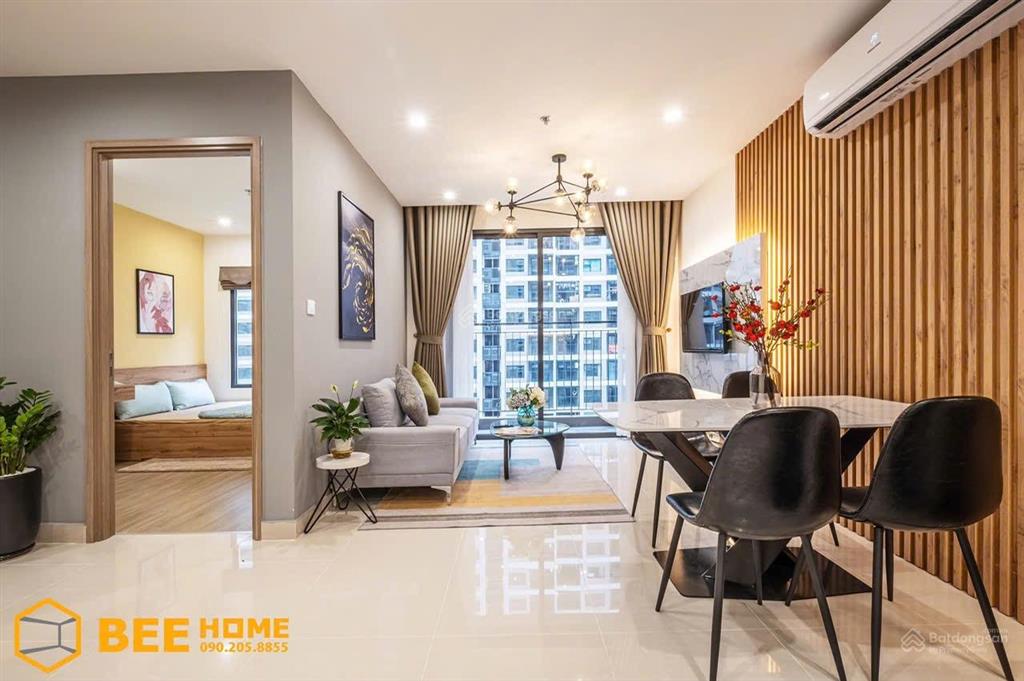 Chính chủ cần bán căn 2 ngủ 1 vs, đầy đủ nội thất cao cấp mới làm, view đẹp tầng trung, sẵn sổ.